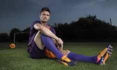 米兰体育官网-冷门之夜，泰国队力克法国队，李梓嘉统治全场书写羽坛新序章