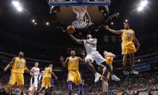 ac米兰下载-范弗利特终破心魔！关键战自我正名，广东队末节狂飙击溃猛龙