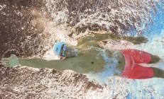 ac米兰体育官网-绿茵之外，赛道之上，当曼城哲学与德里赫特在F1街道赛完成双重征服