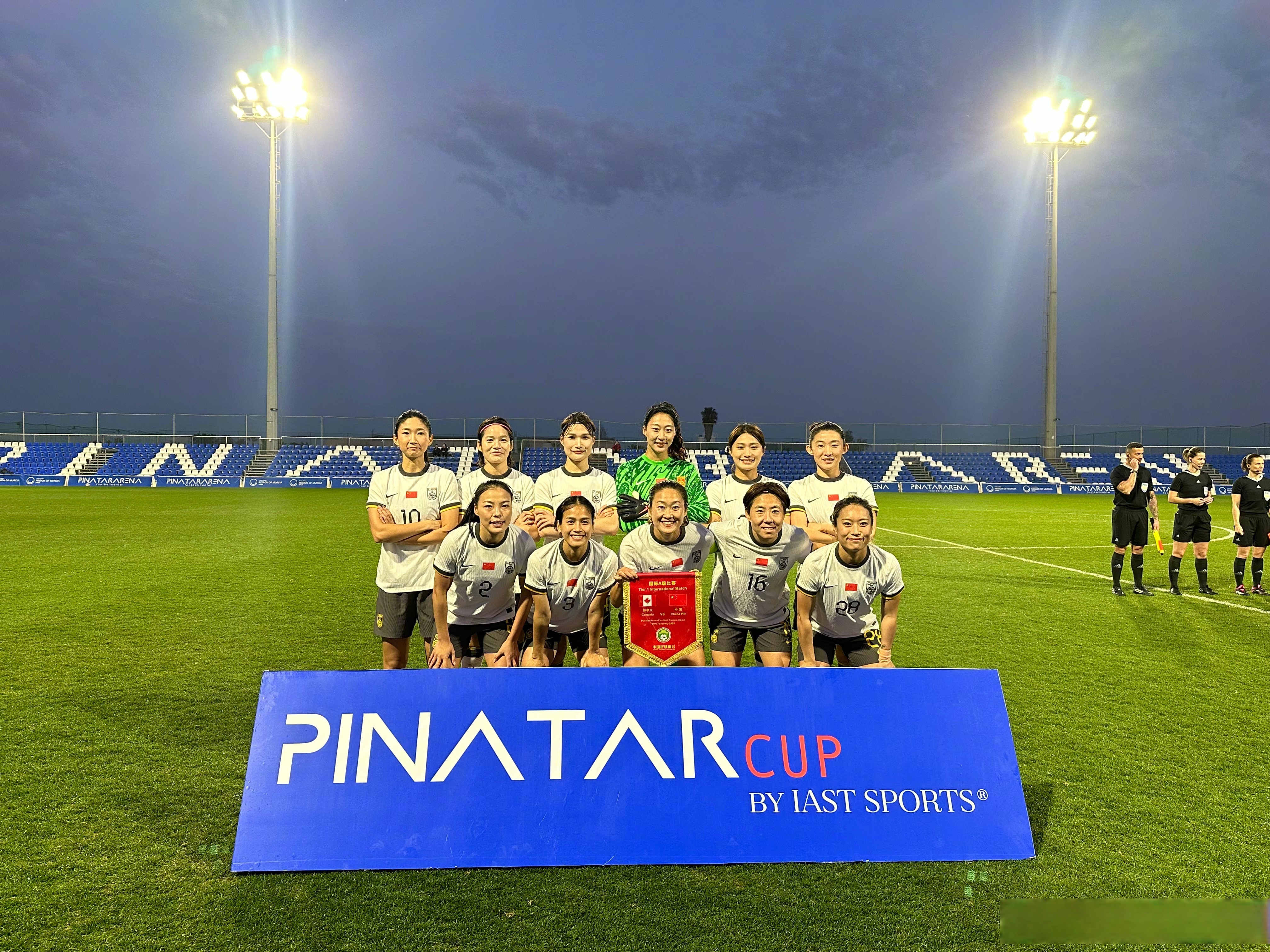 包含加拿大足球传奇将在中国参与儿童足球培训活动的词条 包含加拿大足球传奇将在中国参与儿童足球培训活动的词条