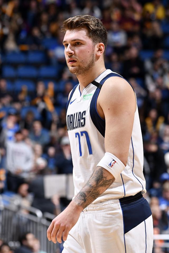 包含瓦拉多利德门线封堵完美，客场获胜奠定胜局的词条