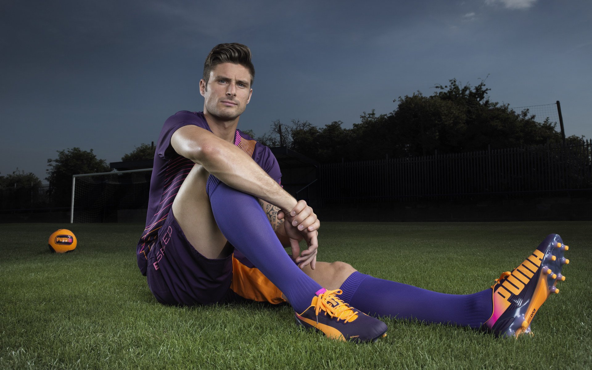 英超争冠之夜，李刚仁一球定乾坤，亚洲新星的制胜时刻