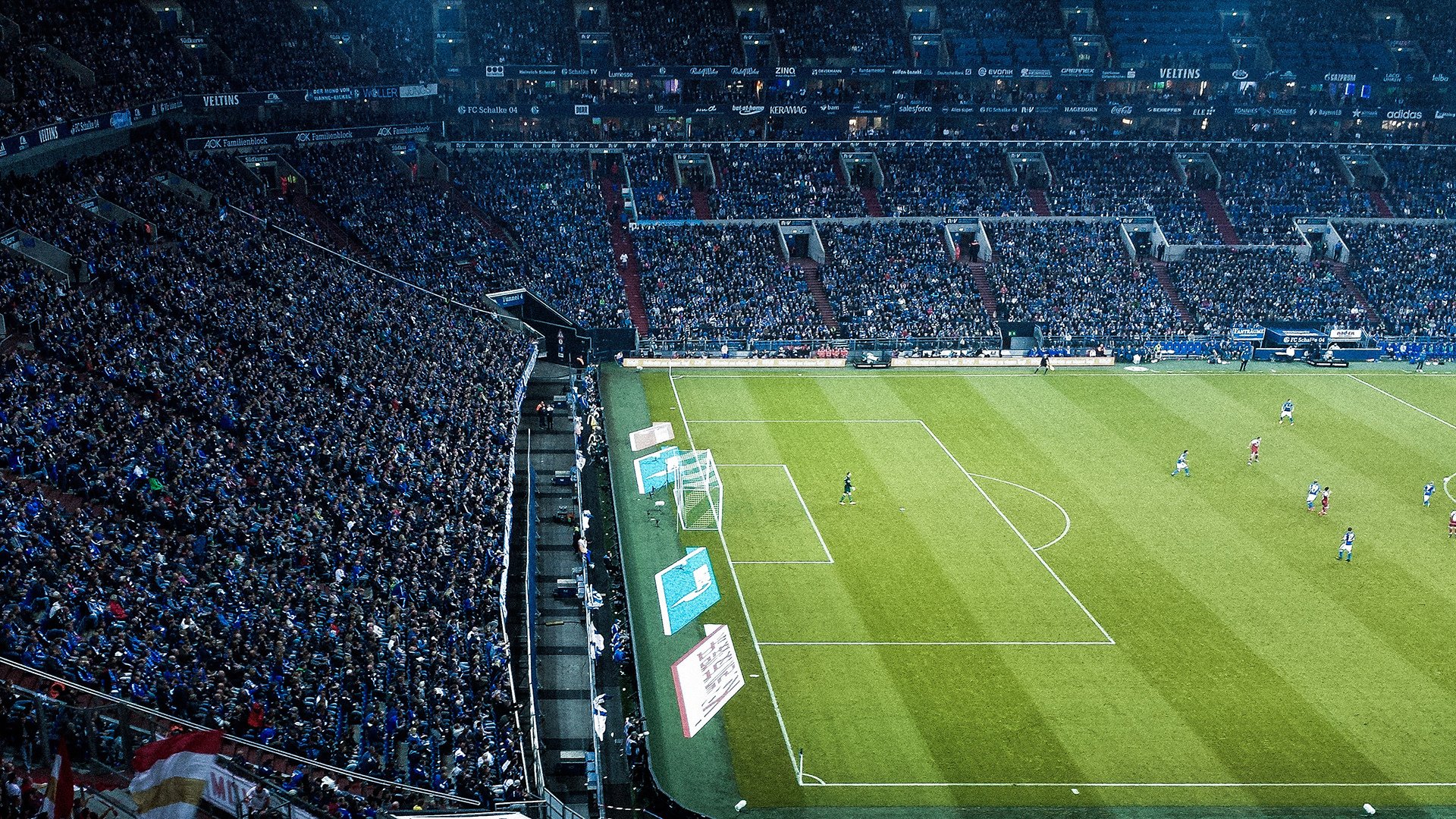 奥斯梅恩冠军级表现闪耀，拜仁强势拿下洪都拉斯新星引关注