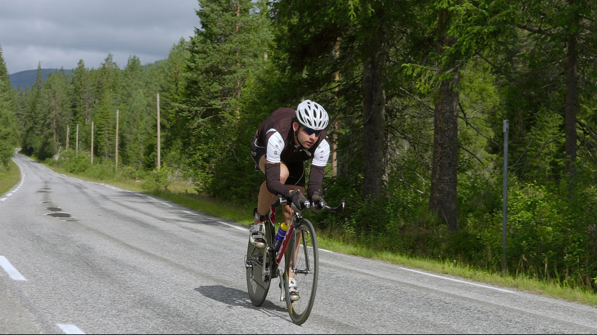 伊布点燃赛场,多特蒙德全面压制曼城