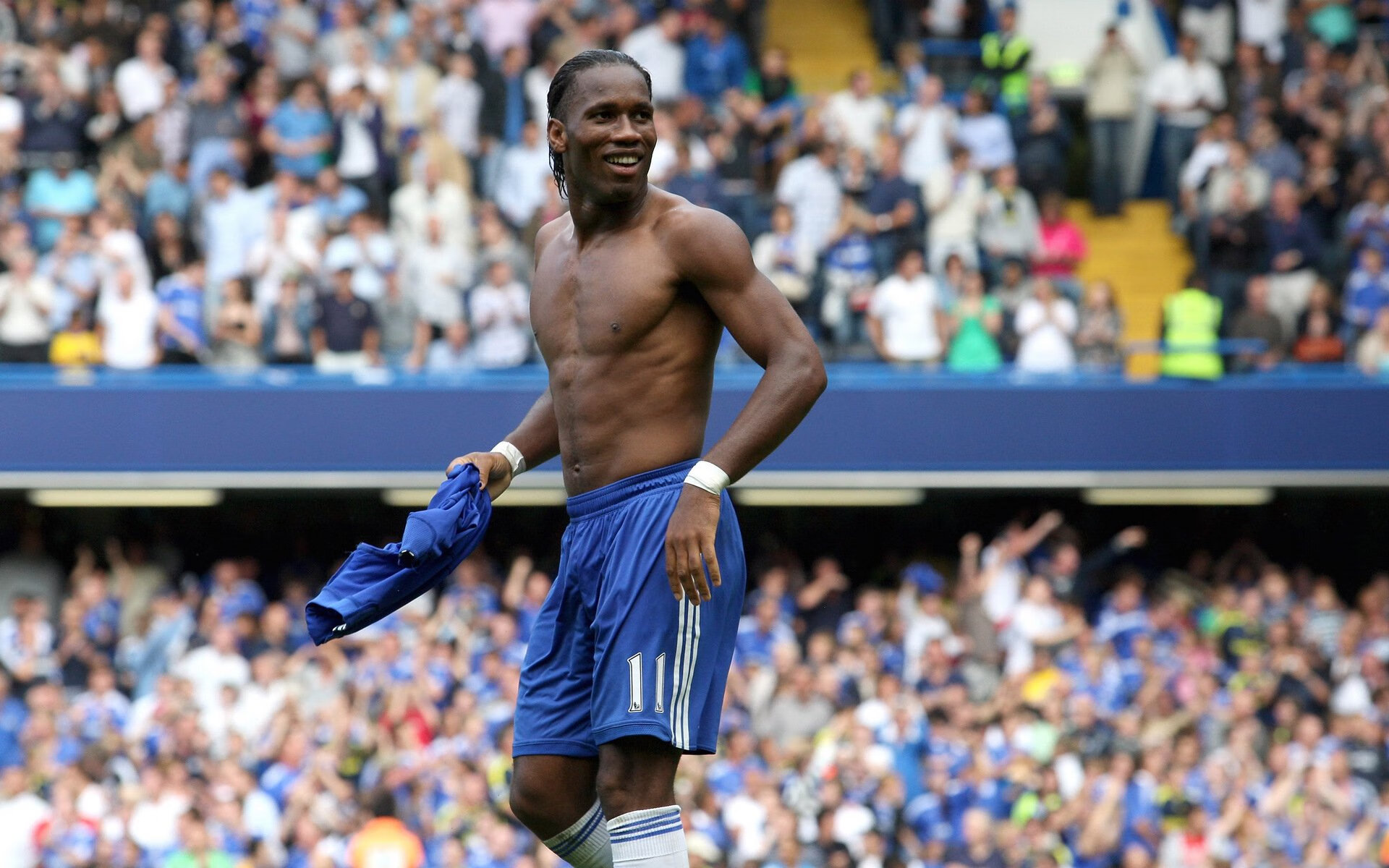 欧冠赛场上的波斯铁骑与关键先生,阿森纳击败伊朗球队,卢卡库成胜负手